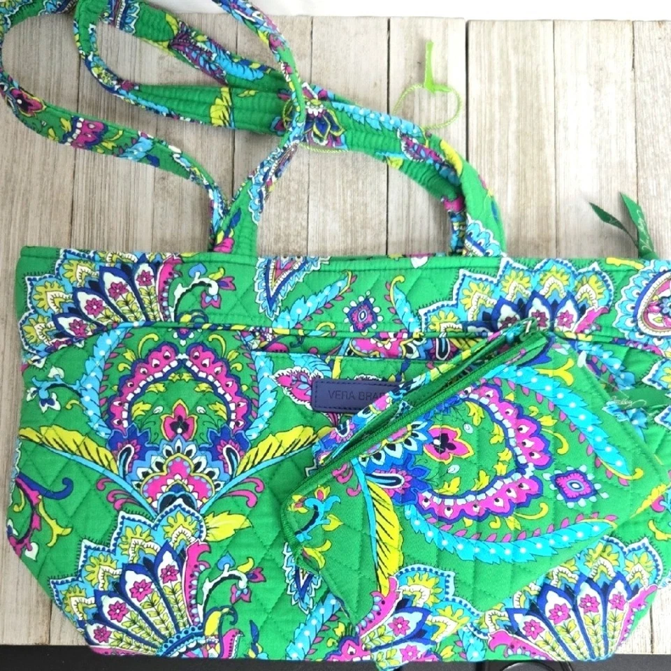 Vera Bradley SET Emerald Green Paisley Med Shoulder Bag With Matching Wristlet