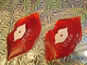 2 RED LIPS ICE PACKS FOR SMALL AREAS BOTOX FILLER BRUISES SCRAPES 1PAIR REUSABLE
