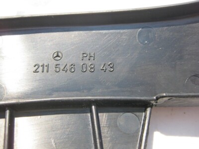 Mercedes-Benz A2115460843 Plastic cable holder on the rear left  