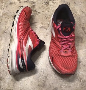 brooks launch 2 size 10