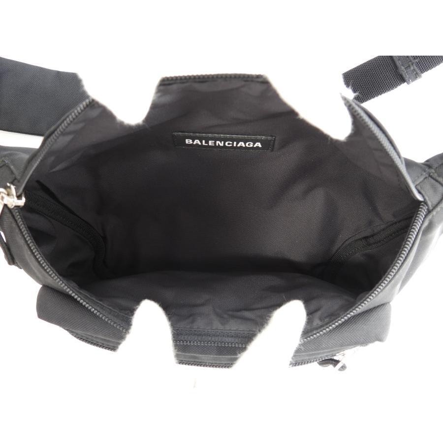 Balenciaga Belt Bag Everyday Nylon Black and White Body bag Balenciaga Belt Bag Everyday Nylon Black and White Body bag