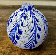 Traditions Hand Blown Glass Oil Lamp Round Ball w/ Cotton Wick - New w/ Open Box