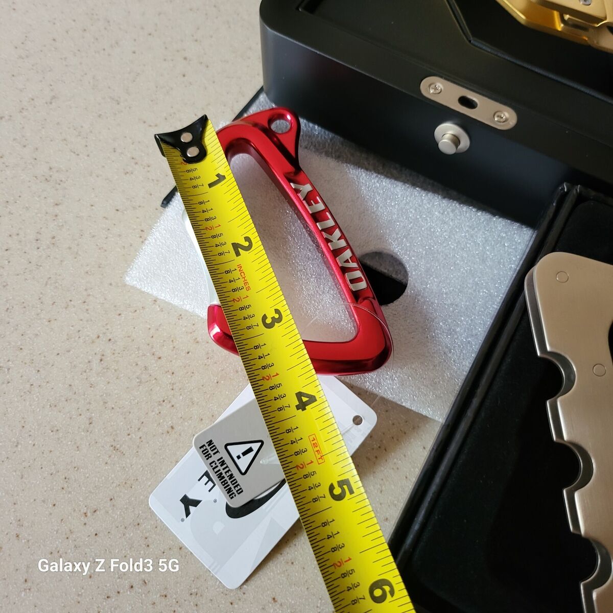 Oakley Carabiner Collection 2 Limited Edition Gold and Black Oakley Carabiner Collection 2 Limited Edition Gold and Black