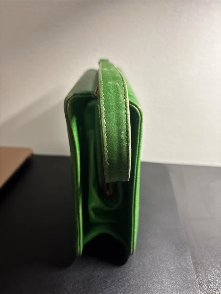 Cartera vintage de los años 50 con asa superior de Nicholas Reich cuero verde herrajes dorados Foto 4 de 4