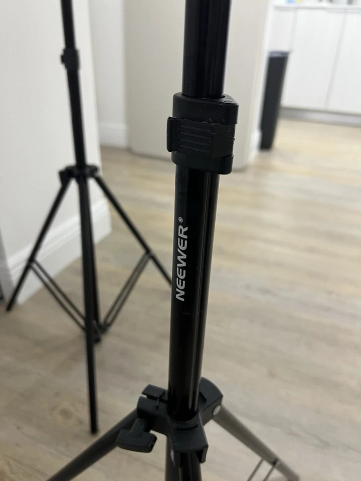 NEEWER NK200 24x24"/60x60CM 700W Photography Softbox Kit -2 Box Lights Studio - Image 3 of 4