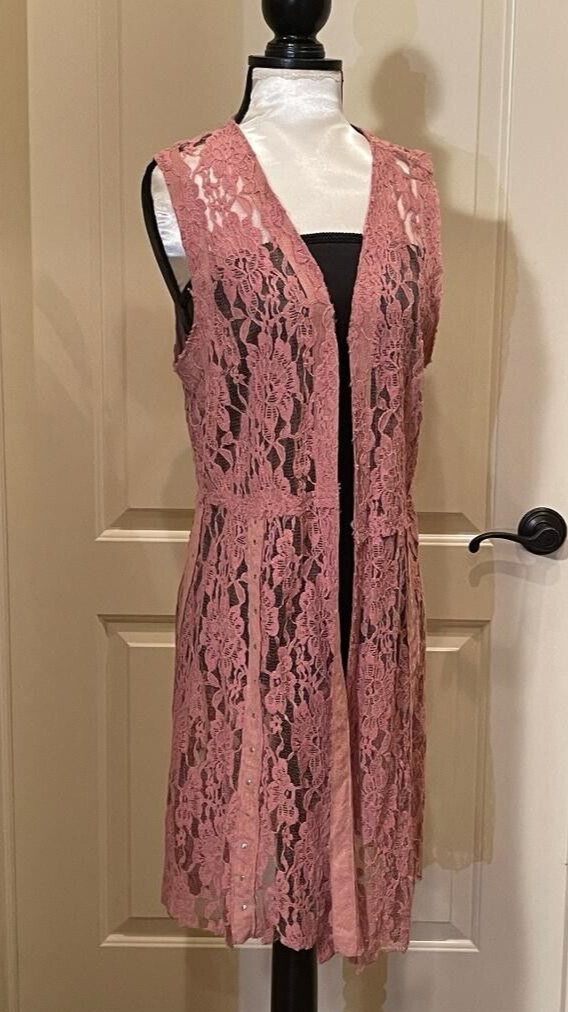 Vocal Womens Mauve Long Lace Vest with Open Front and Silver Studs