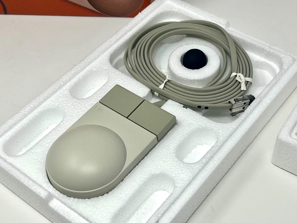 NEW - HP 46060A 2-Button HIL Bus Mouse (1984 • "The Rat") - Image 3 of 4