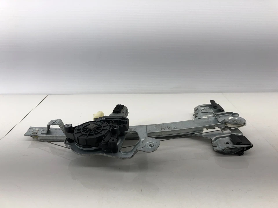 06-10 HUMMER H3 REGULADOR VENTANA PUERTA LADO CONDUCTOR TRASERO IZQUIERDO CON MOTOR OEM Foto 3 de 4