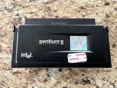 Compaq Intel 80523PY400512 SL2S7 400Mhz/512/100/2.0V Slot 1 Pentium II Processor