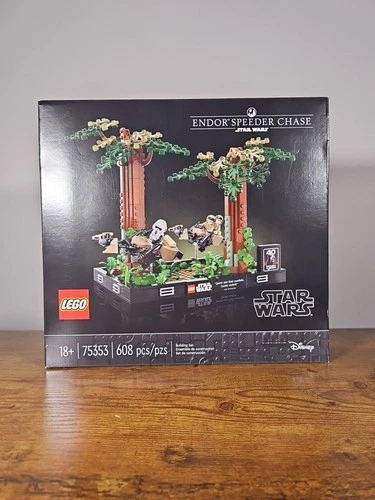LEGO Star Wars: Endor Speeder Chase Diorama (75353) Set Sealed Retired