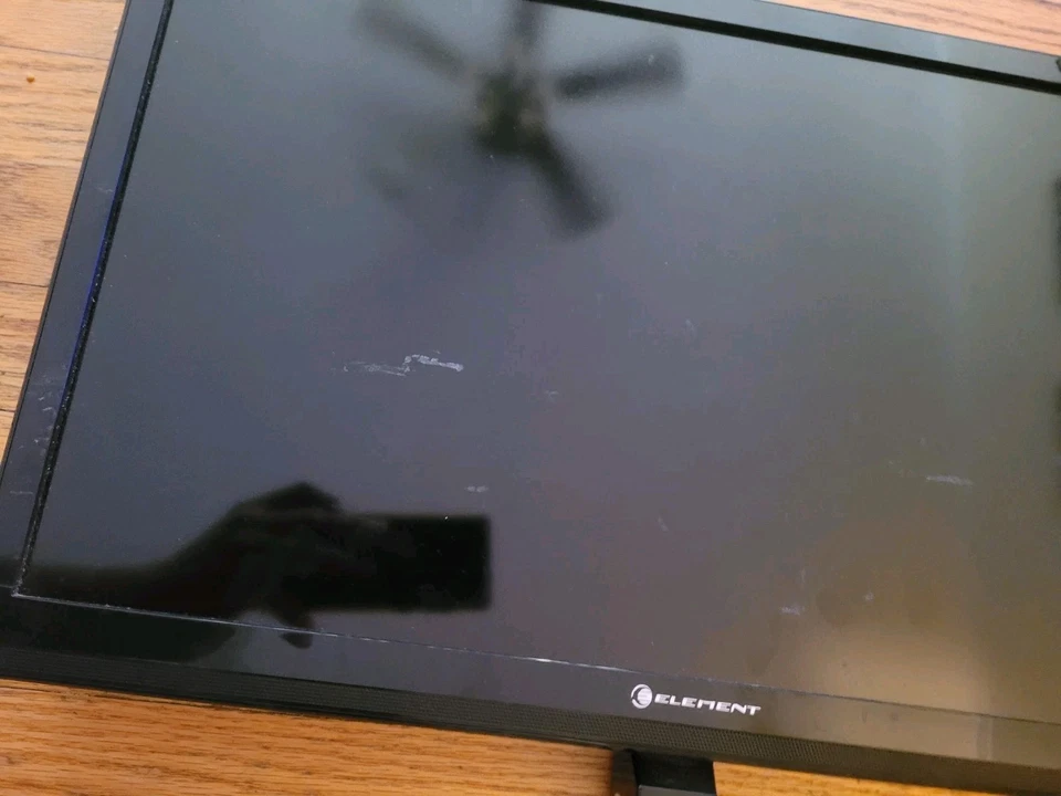 Element Flat Screen Tv ELEFW231 NoN Smart TV No Remote. Works 21.5 Inch - Image 2 of 4