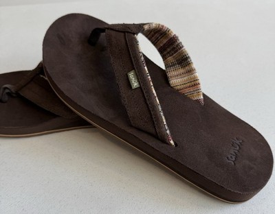 Sanuk Ziggy St Suede Men s 9 Brown Flip Flops Beach Pool Casual Travel Slip On