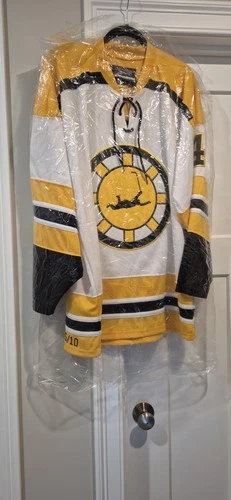 NHL JERSEY  BOBBY ORR THE GOAL_SIGNED GNR AUTH