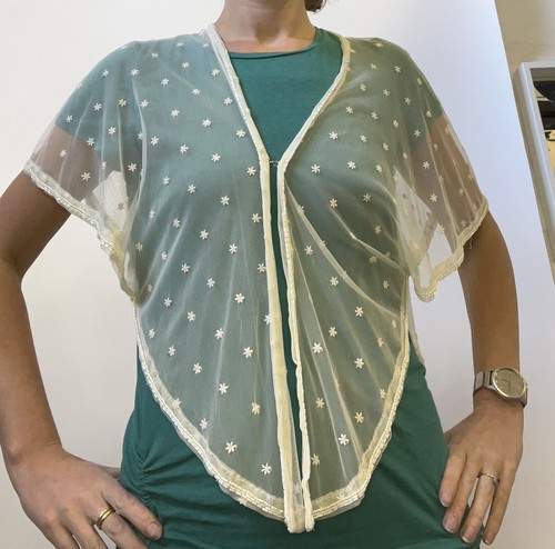 Batwing cape sleeve Shrug From warehouse Ivory Beaded And Embroidery S/m - Picture 7 of 10