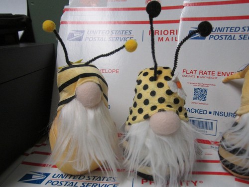 Bee Gnomes w Sentiment Set of 4 Plush Polyester Antennae NEW, S4 - Picture 2 of 11