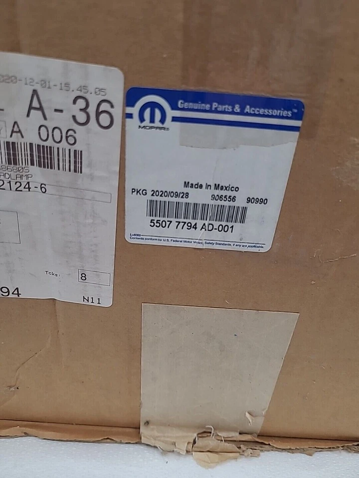 Faro de estacionamiento y giro MOPAR 55077794AD, se adapta a la derecha - Dodge 2006 Foto 2 de 3