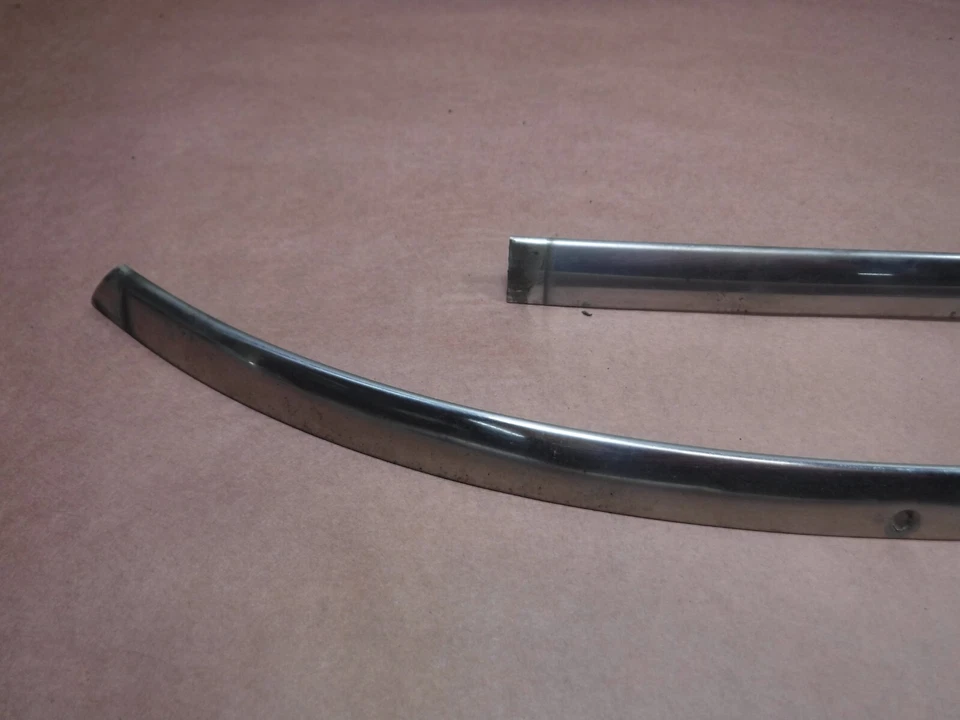 Jeep Wagoneer J10 J20 74-91 moldura de parabrisas inferior conductor pasajero fábrica OEM Foto 2 de 4