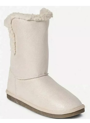 cream boots with fur
