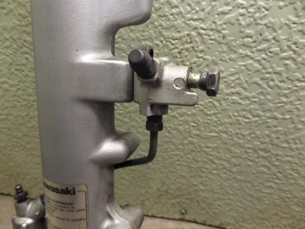 1986 KAWASAKI NINJA ZX 1000R FRONT/LEFT AVDS FORK PN-K986