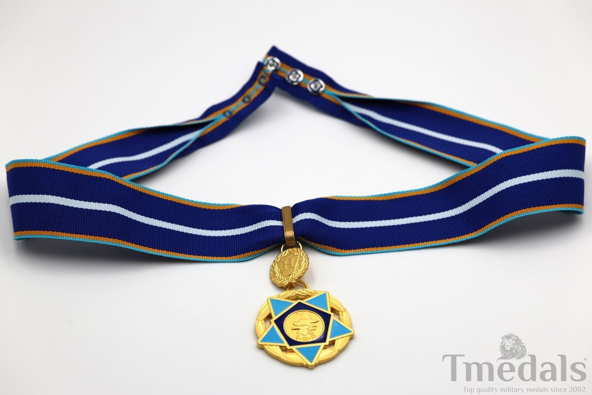 Médaille Sportive Ancienne - Meilleur Capitaine 1966 - Plaqué Argent