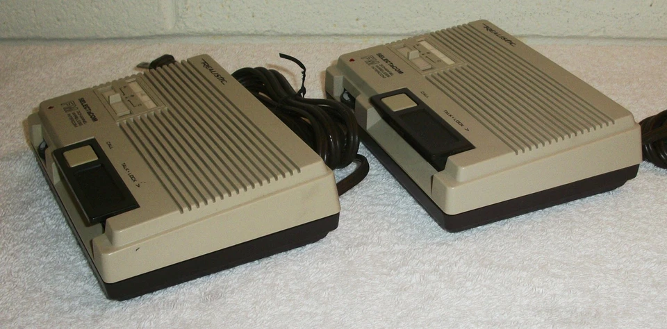 (2) REALISTIC 43-218 RADIO SHACK SELECTaCOM 3 CHANNEL WIRELESS FM INTERCOM - Image 4 of 4