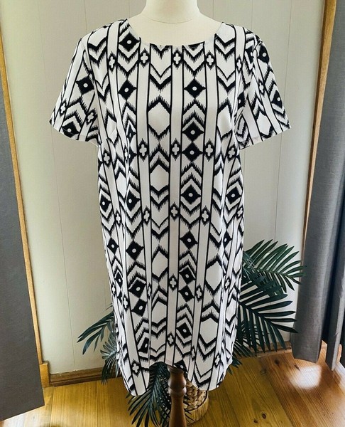Shift Dress Size 10 Short Mini Tunic Black White 1/4 Zip Naughts and Crosses XOX