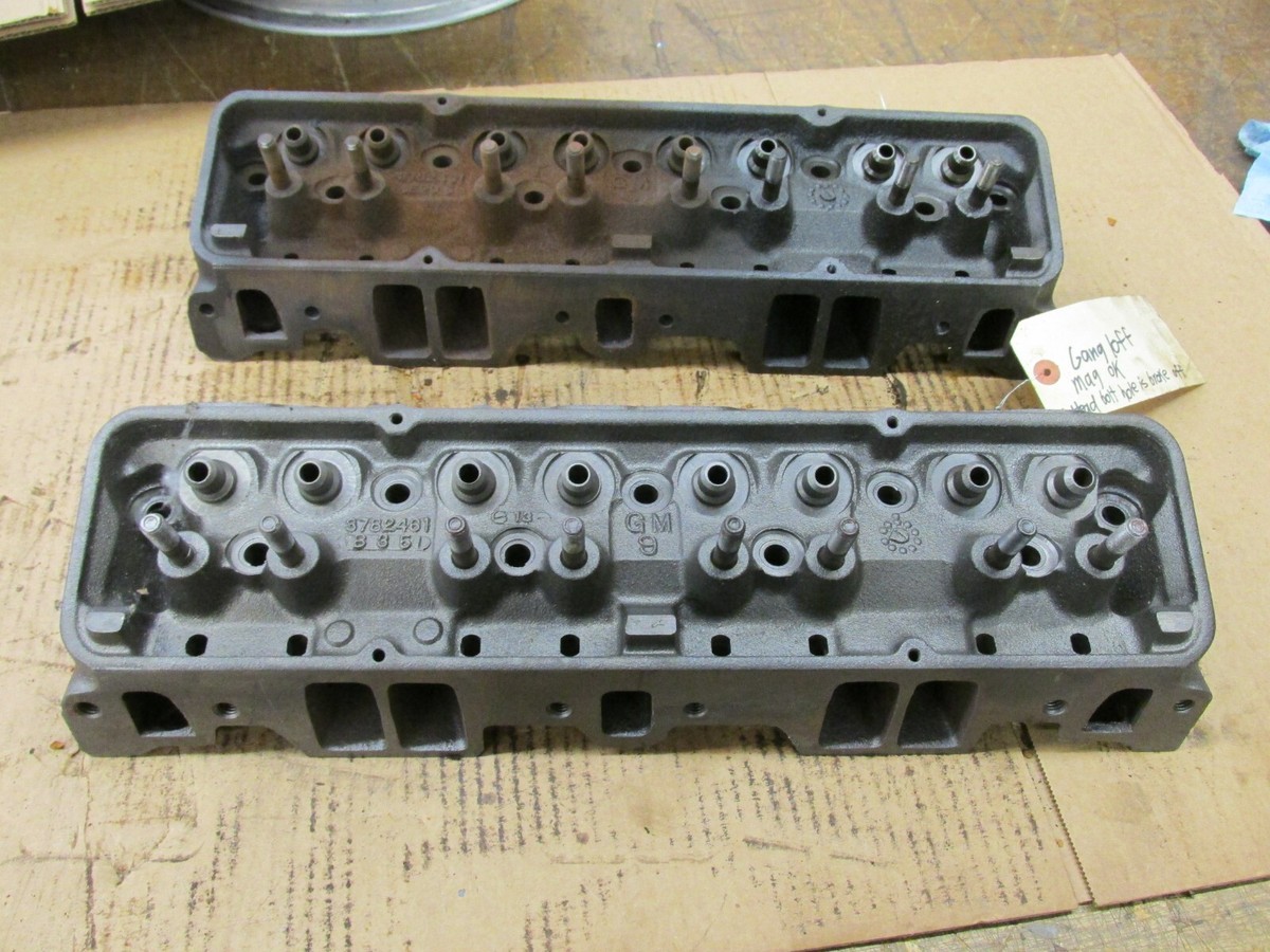 1965 SBC Small Block Chevy 327 Heads 3782461 461 B-3-5 E-29