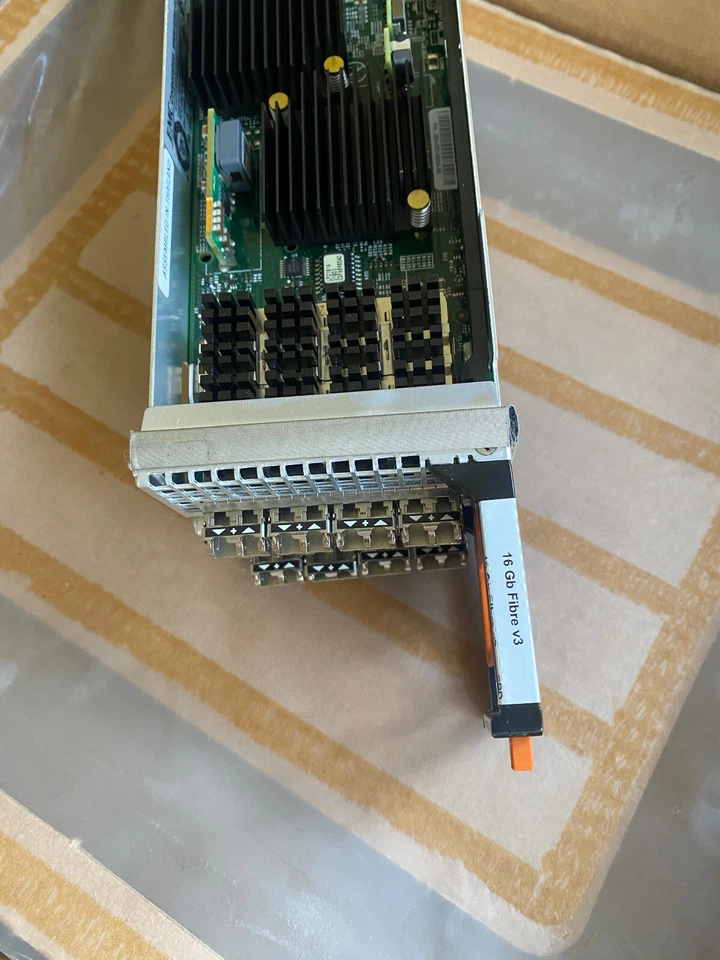 EMC Unity 303-392-000A-06 4-Port 16Gb FC Fibre v3 I/O Module w/ 4x D3SFP16F SFP+ - Image 2 of 4