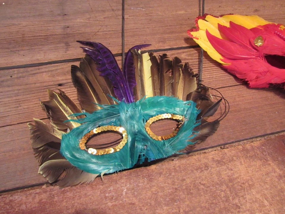 LOT Mardi Gras Halloween Feather Eye Masks Assortment - 8 Pieces - Image 2 of 4