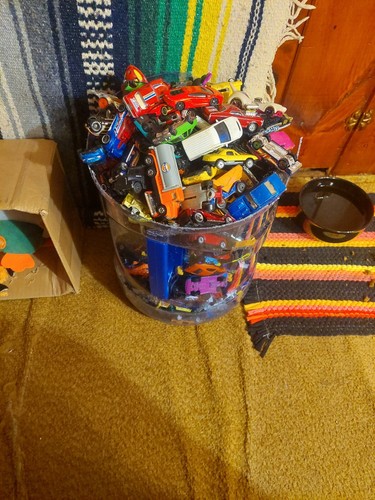 Hot Wheels Lot 40 Cars / Vehicles; Unsearched Matchbox, Disney, Tonka, Etc. E - Foto 11