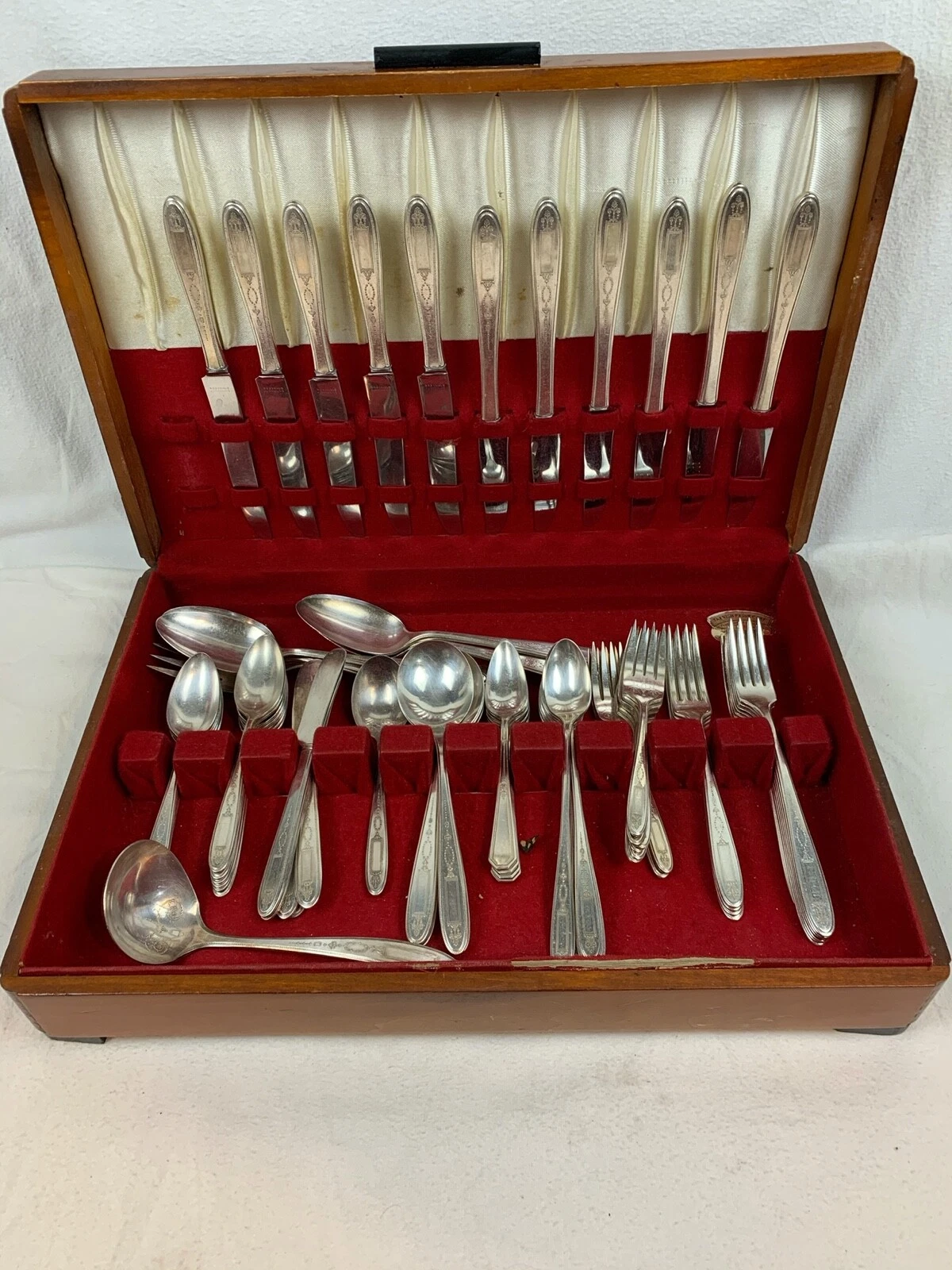 74pc Oneida Community Silverplate GROSVENOR Pattern 1921 Flatware NO MONO 321