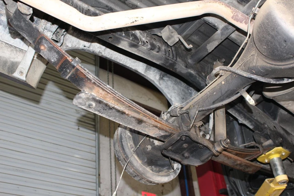 Muelle hoja trasero izquierdo conductor mazda b-2600 87-93 Foto 4 de 4