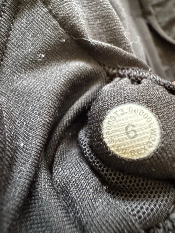 Sujetador deportivo Lululemon para mujer 6 negro ocio yoga baile al aire libre gimnasio entrenamiento Foto 3 de 4