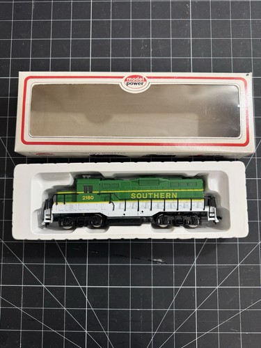 Locomotora diésel Southern GP9 #2180 modelo Power 6751 escala HO de colección | Condition: Used