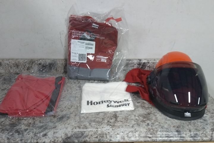 Salisbury SKCA12RGM-LF-PP Size M Gray/Red Arc Flash Clothing Kit