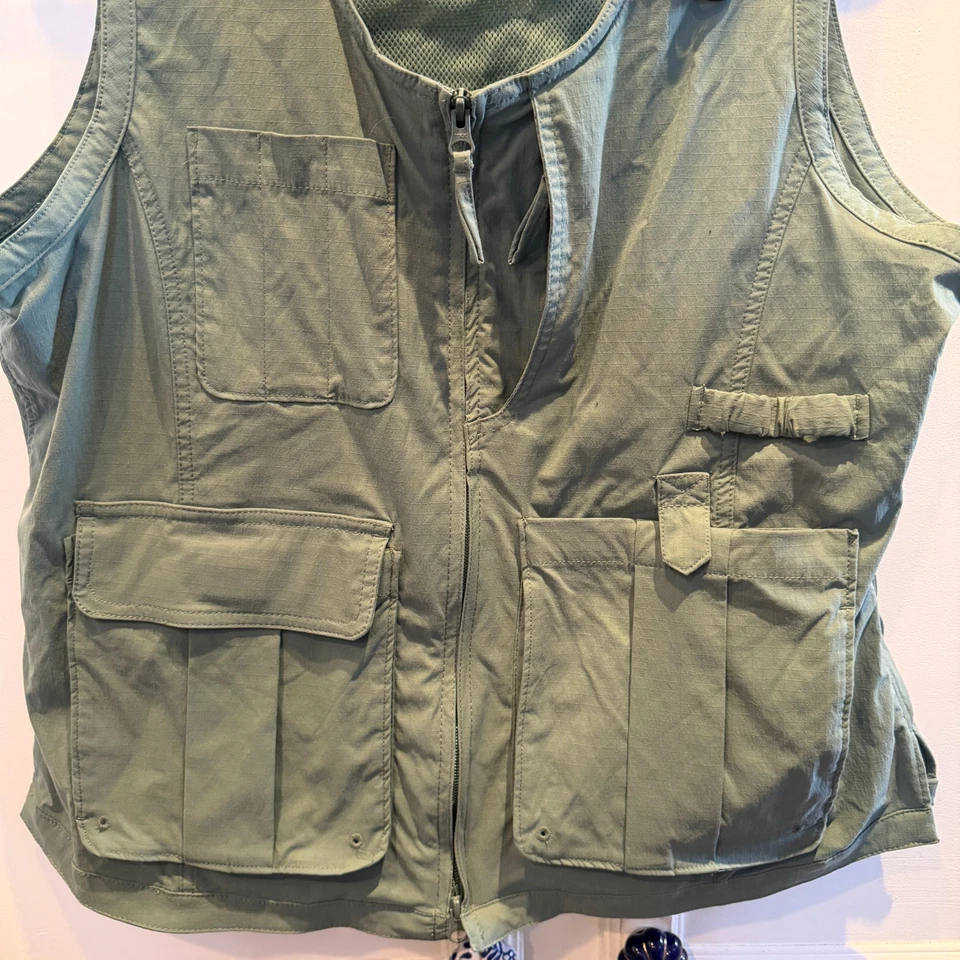 Duluth Trading Outdoor Fishing Camping Tactical Utility Vented Vest Size L Green - Image 3 of 4