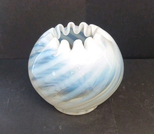Fenton Spiral Optic Opalescent Swirl Rose Bowl Art Glass Vase White 4.5" tall