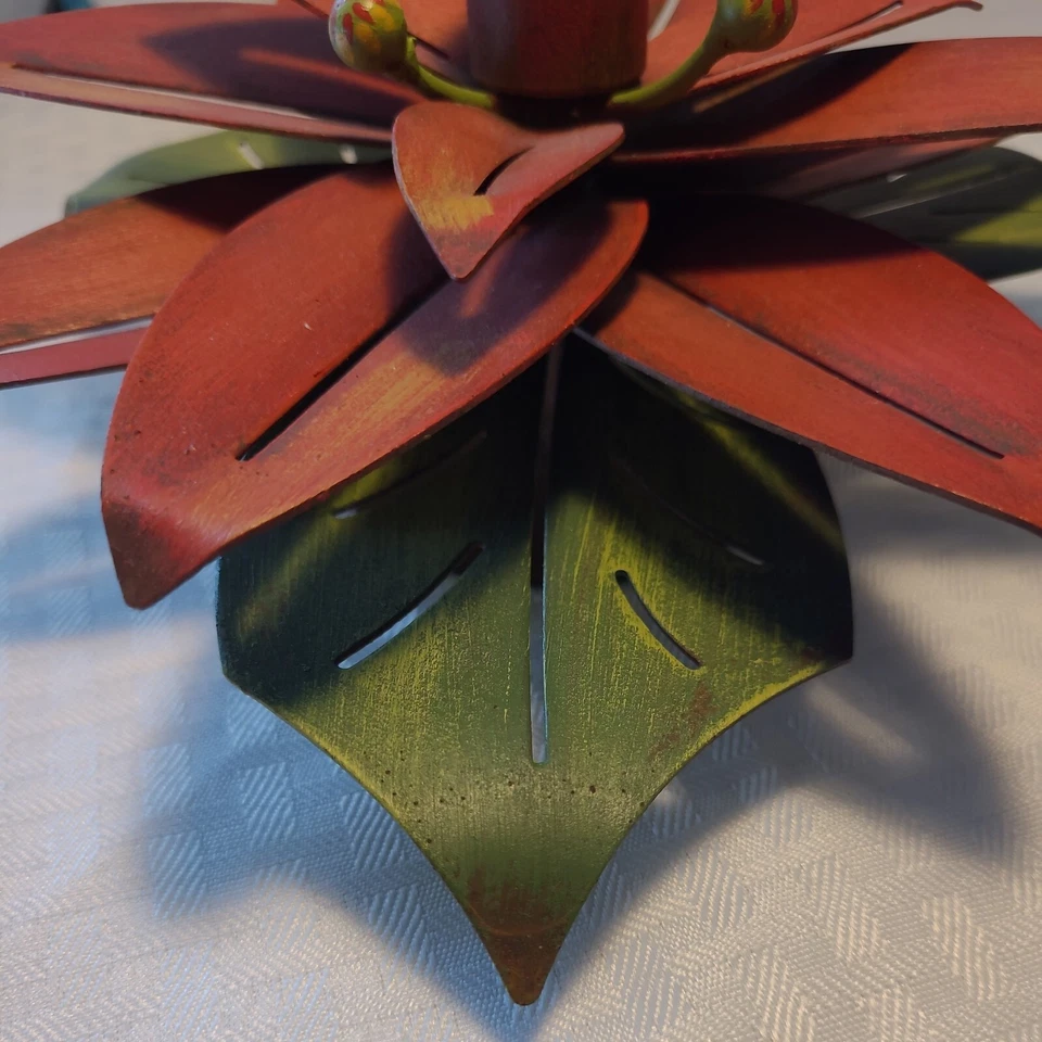 Candelabro cónico vintage REGAL arte y regalo metal fundido POINSETTIA 9" ANCHO COMO NUEVO Foto 3 de 4