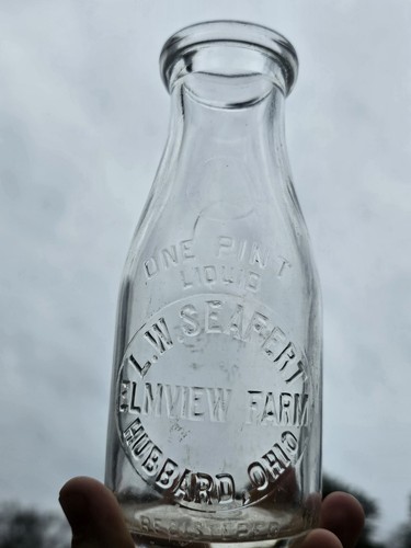 L.W. Seafert Elmview Farm Hubbard Ohio Pint Milk Bottle RARE Early - Picture 2 of 8