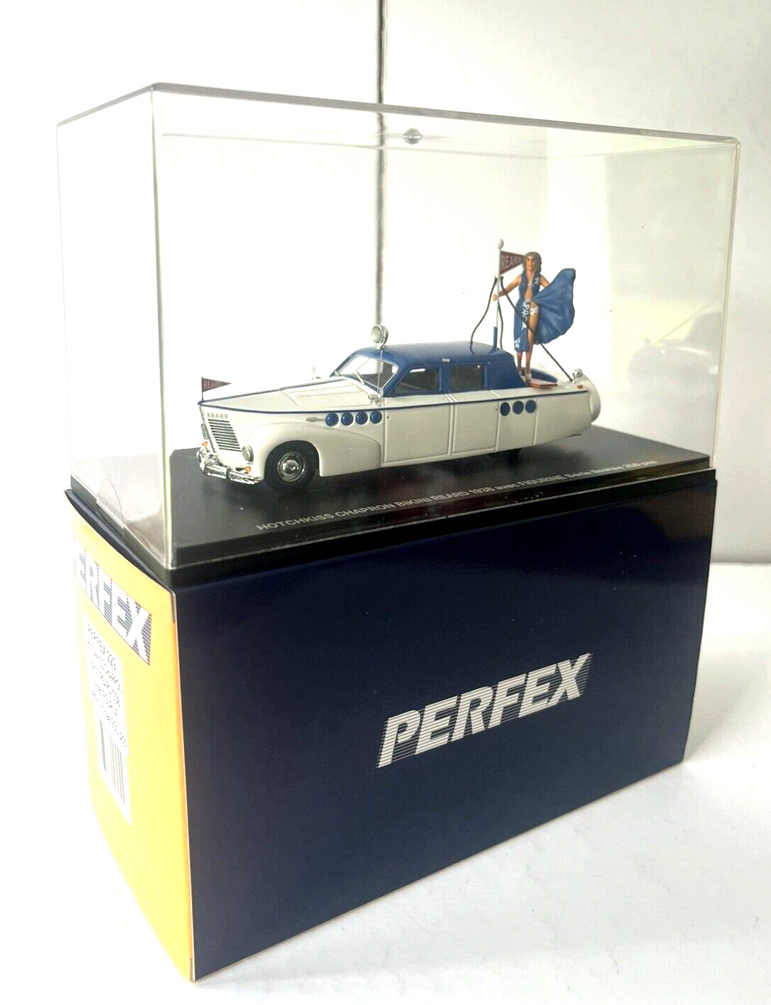 Hotchkiss Chapron 1938 Perfex 1/43 voiture miniature en résine haut de gamme avec Pin-up