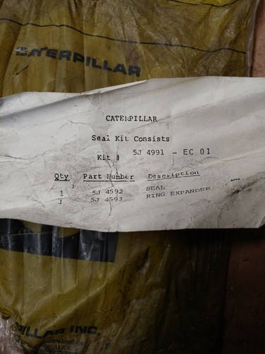 Genuine Caterpillar 5J-4991 seal kit #4681 - Picture 2 of 3