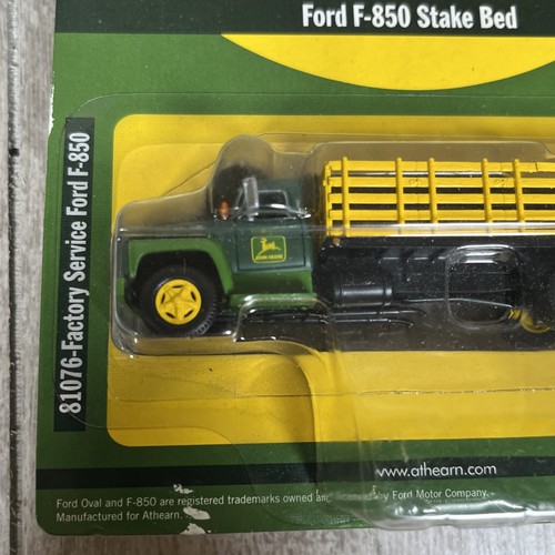 1/87 Athearn John Deere Ford F-850 Stake Bed Truck HO Scale NEW - Picture 2 of 5