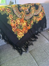 Pavlovo Posad Russian Shawl 100 Wool 58 x 58 Scarf with Tassels