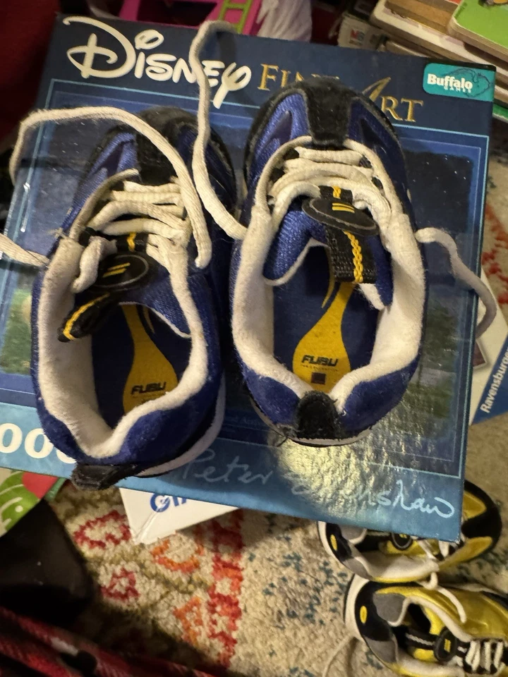 ¡Zapatos de tenis Fubu infantil vintage! Talla 4. Excelente estado usado Foto 4 de 4