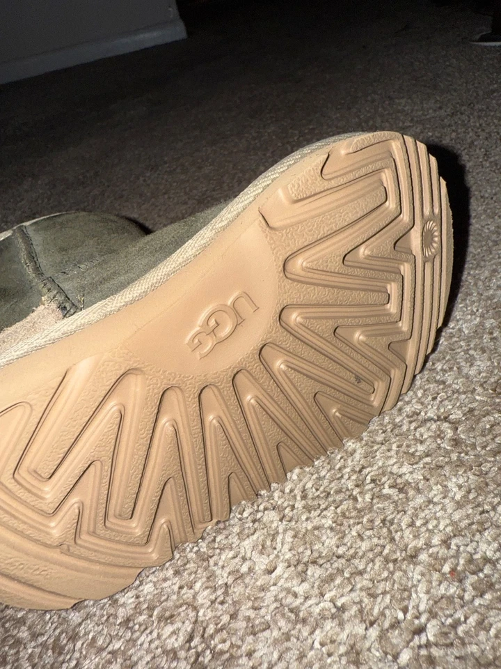 Toddler girls size 8c green Classic Short Uggs- gently used no box - Image 2 of 3