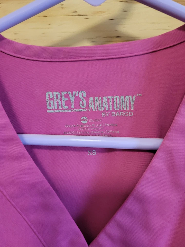 Grey Anatomy Women's Nursing scrub Lot 3 Top Size XS Short sleeve  pocket front - Image 3 of 4