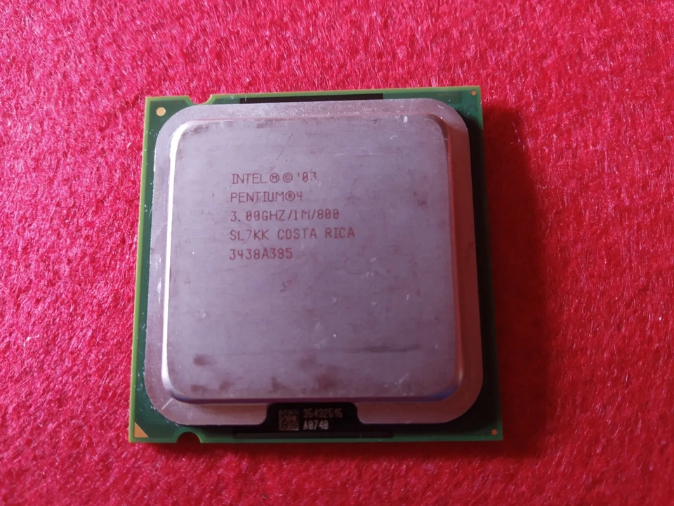 INTEL PENTIUM 4  3,00 GHz LGA 775 1MB CACHE  BUS A 800MHz 64BITS HYPERTRE SL7KK - Imagen 2 de 3