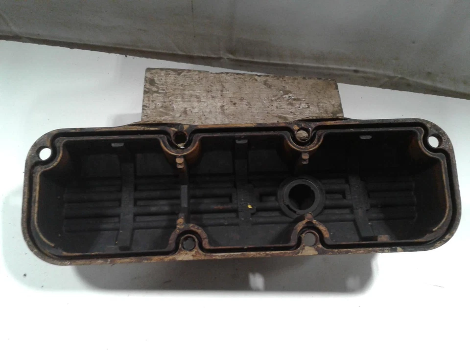 Used Engine Valve Cover fits: 1993 Pontiac Bonneville Valve Cover Grade A Foto 2 de 4