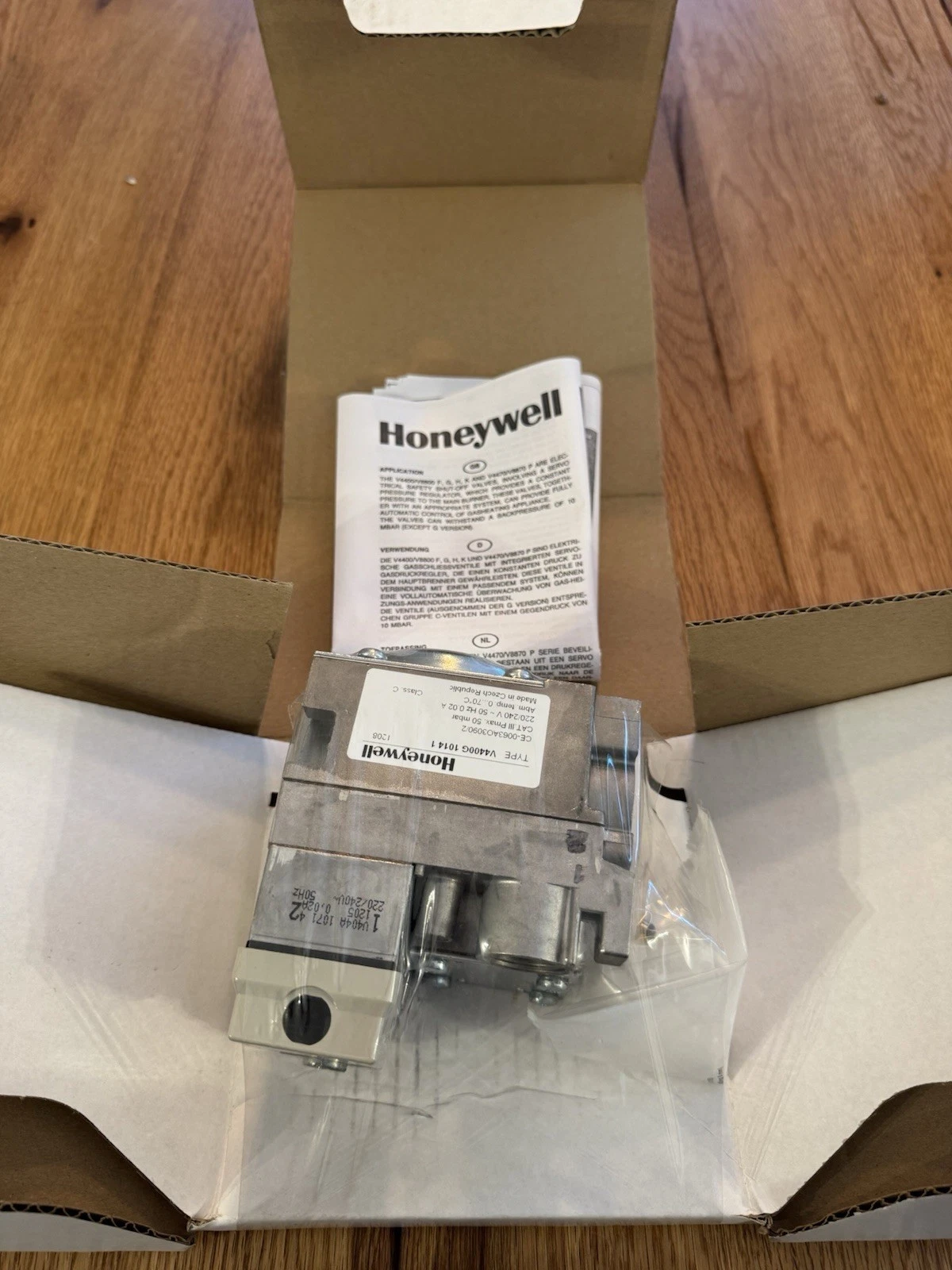 Honeywell Gas Valve V4400G1014U Multi Functional Gas Control ICGC Brand New 4