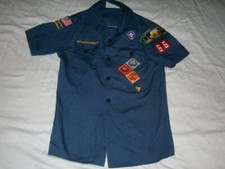 Boy Scouts of America BSA Blue Short Sleeve Shirt Patches Boy's size Medium used